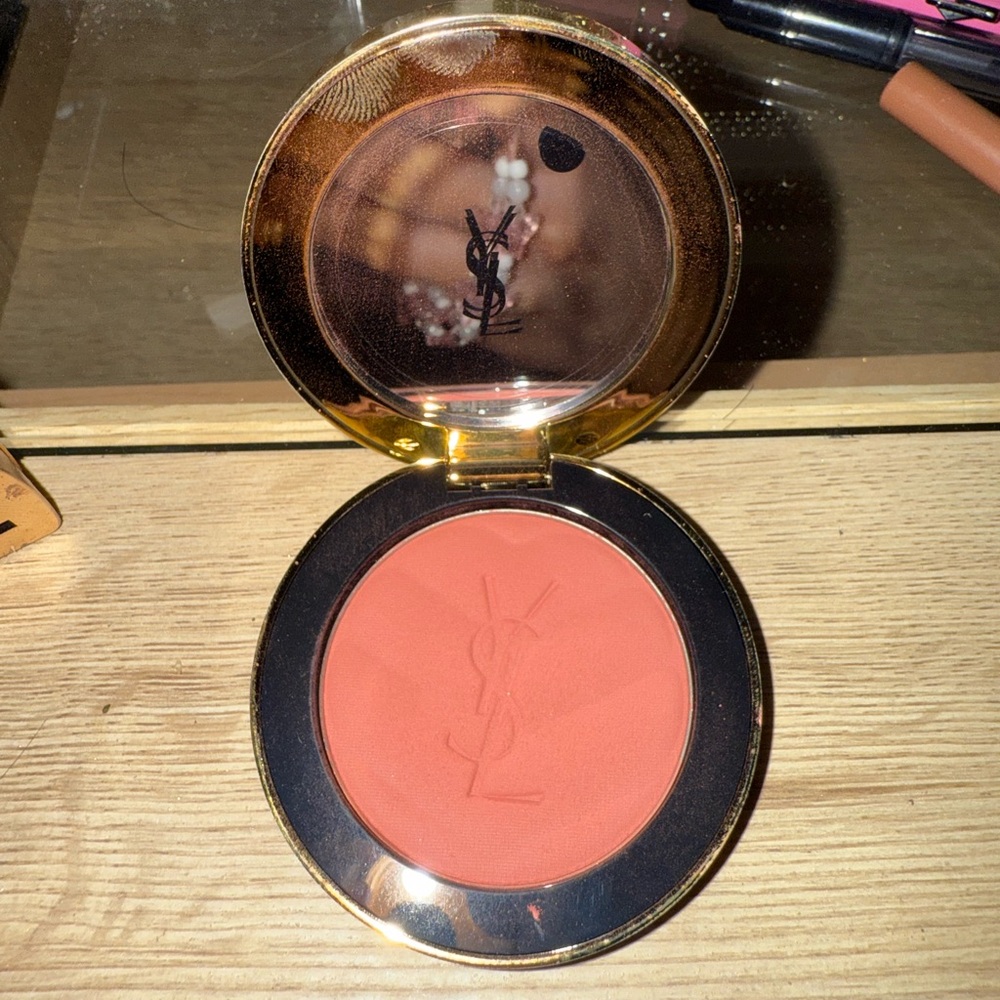 Yves Saint Laurent Blush - Peachy Nude - Picture 3 of 4